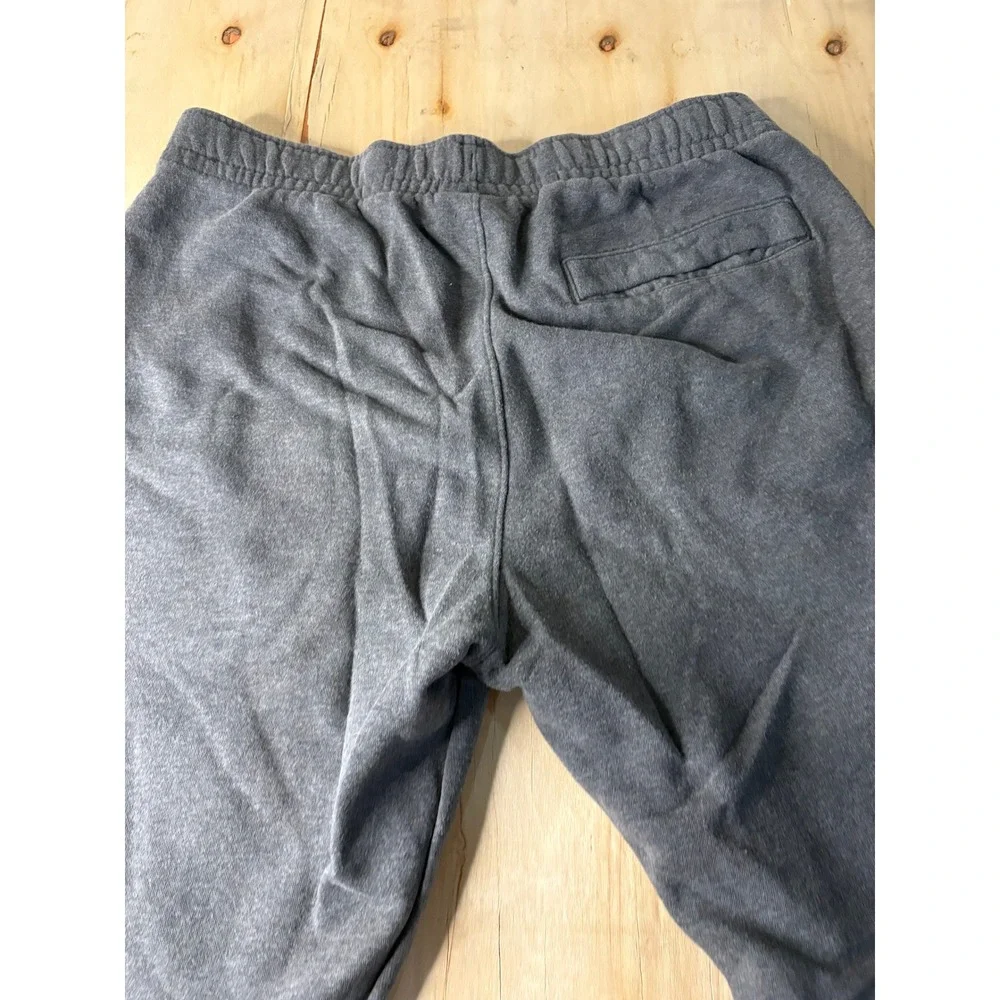 Nike Sportswear Club Fleece Mens Sweatpants Gray Embroidered Logo Joggers Medium